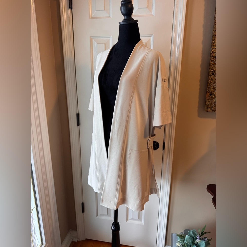 Lysse New York- Ilaria Short Sleeve Open Front Trench- size medium- NWT